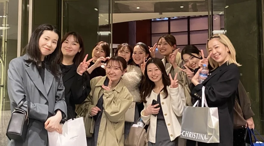 スタッフ会議のシーン