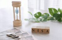 不動産投資とNISAどっちがおすすめ？