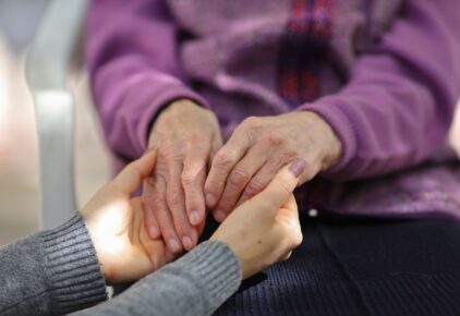 孫への不動産贈与は得？相続税との違いや節税の注意点を徹底解説