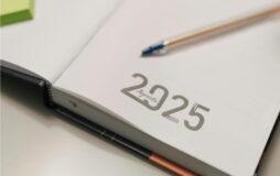 2025年のアパート市況の振り返り｜国交省×楽待×健美家データで読み解く投資判断