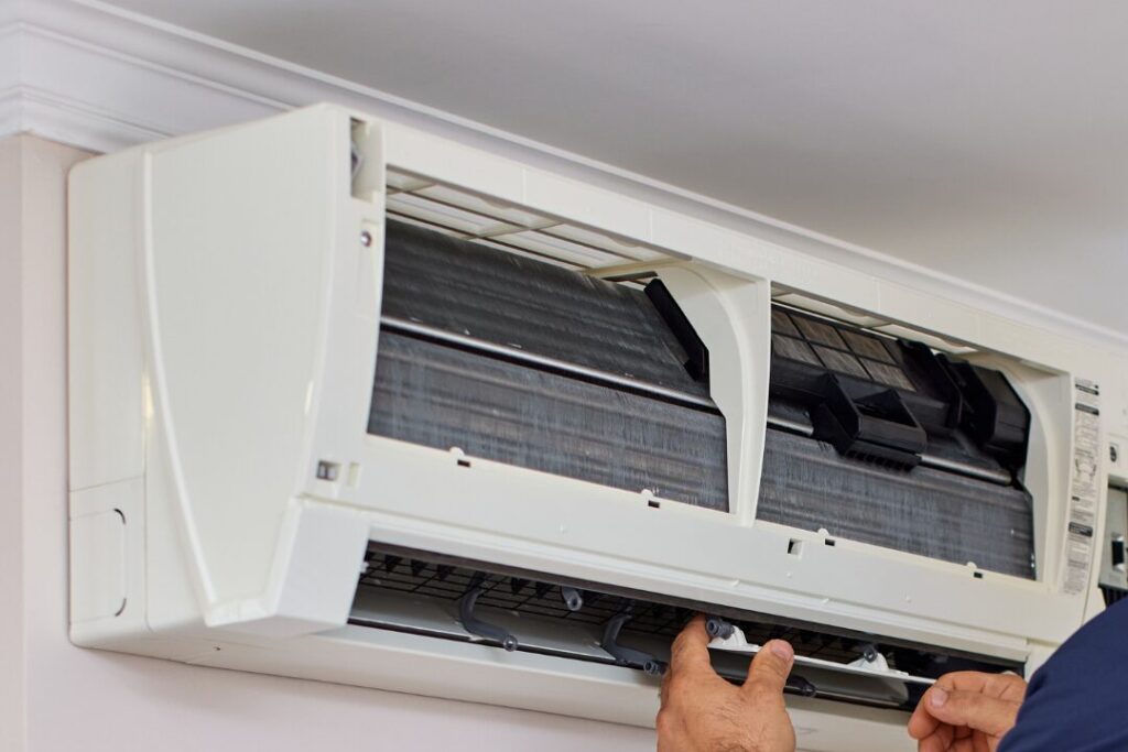 よくある誤解4選｜「今のエアコンが使えなくなる」は本当か