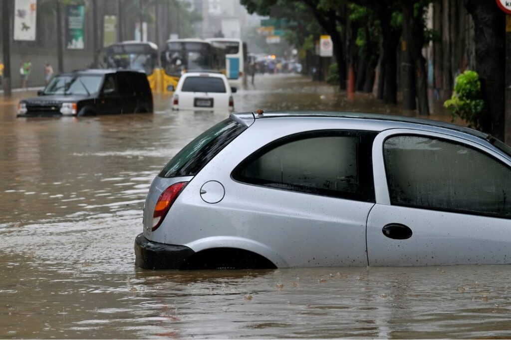 猛暑のあとに警戒したい豪雨と浸水被害